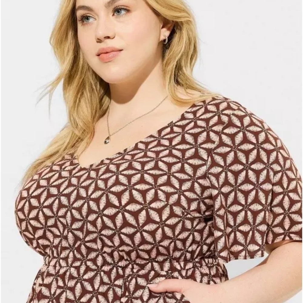 Chic Brown and Cream Geometric Maxi Dress - Picture 5 of 14